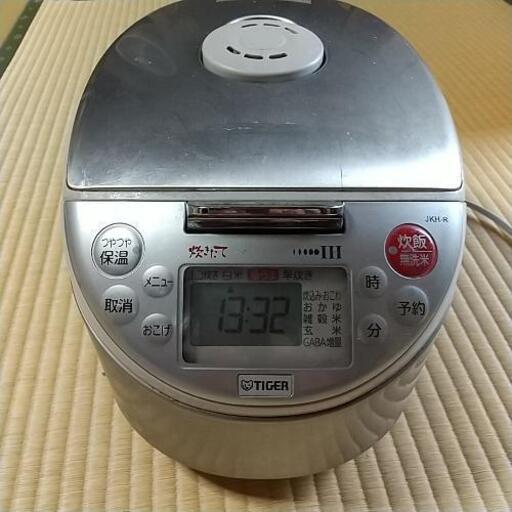 タイガー　炊飯器 JKH-R100５合炊き（1.0L）炊飯器　2011年製　中古