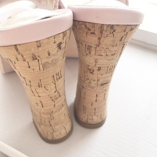 ミシェルマカロン ヒールサンダルの画像