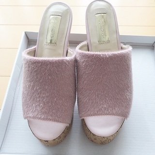 ミシェルマカロン コルクヒールサンダル ピンクの画像