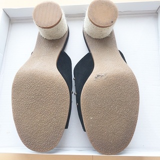 サヴァサヴァ パール付きサンダルの画像