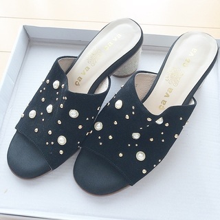 サヴァサヴァ パール付きサンダル