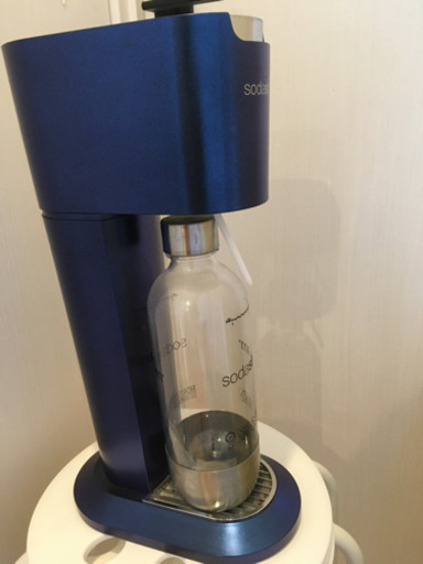 簡単に炭酸水が作れる！sodastream ソーダストリーム