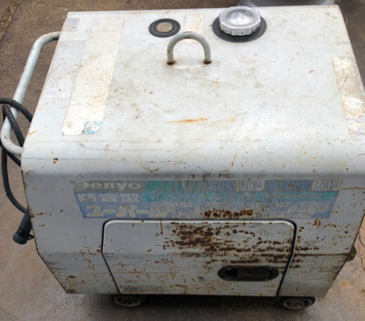 溶接発電機　Denyo ガソリンエンジン　防音型