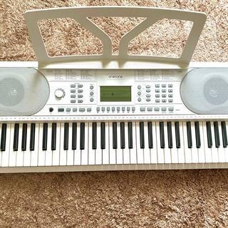 値下げしました！！61鍵盤　キーボード(イス、スタンド、ヘッドフォン付) 電子ピアノの画像