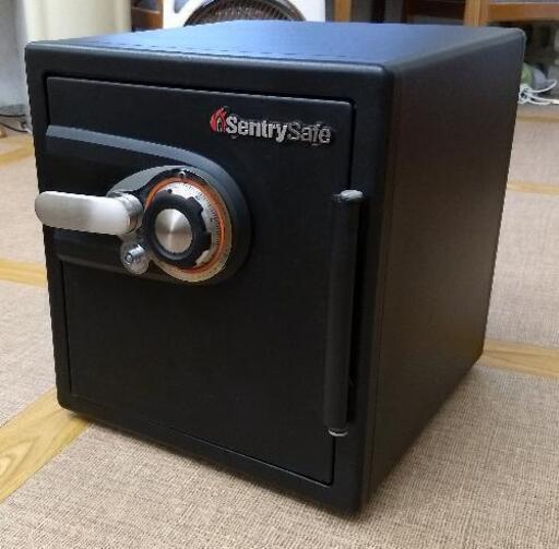 【取引先決まりました】またまた x2 値下げしました!!!　8000円→1000円☆Sentry（セントリー）ダイヤル式金庫☆