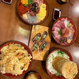 一緒に海鮮丼食べに行きませんかー？😆✨✨