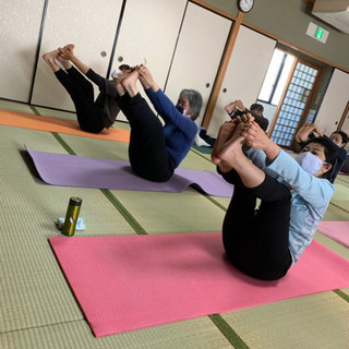 一緒にヨガしましょー🧘‍♀️❣️ - スポーツ