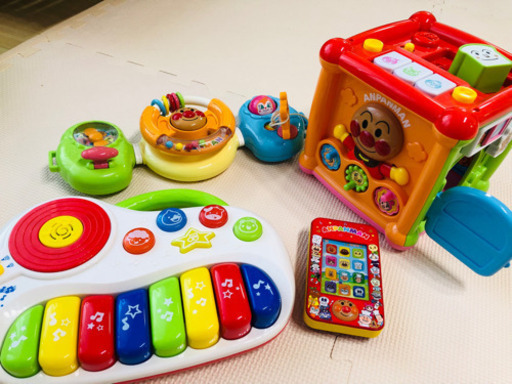 アンパンマンの音が鳴る玩具セット