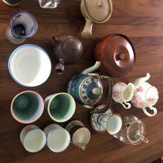 引っ越しのため食器類譲ります