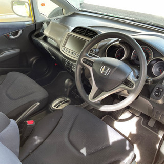 ホンダ　フィット　イエローの画像