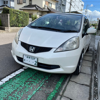 ホンダ　フィット　ホワイト