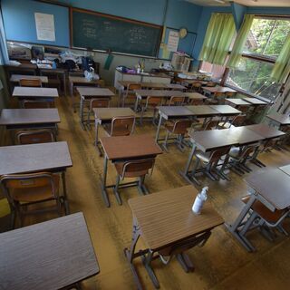 シニア向けの英会話教室　楽しみながら少しずつ英会話の実力をつけていきます　ECCシニア　　　　　　今春からの優待入学受付中の画像