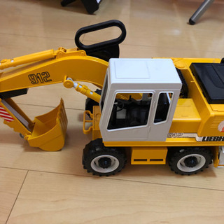 LIEBHERR トラック ユンボ おもちゃの画像