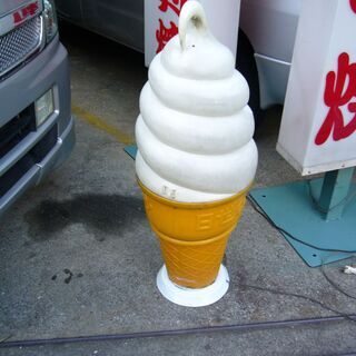 日世アイスクリームスタンド看板