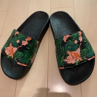 🏝ｼｬﾜｰｻﾝﾀﾞﾙＯld Navy𓆡𓆜𓇼𓈒kids👦👧800円...