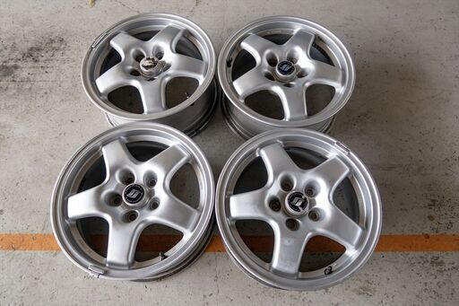 日産 スカイライン 純正 16インチ 6.5J +40 5穴 114.3 ハブ径66mm