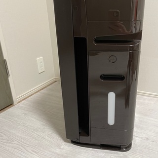 美品　ダイキン DAIKIN MCK70V-T [加湿ストリーマ空気清浄機 ハイグレードタイプ 加湿：18畳まで（プレハブ）/11畳まで（木造） 空気清浄：31畳まで の画像