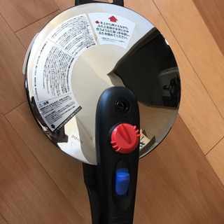 （お譲り先決まりました）圧力鍋　doshisha ニトリ　箱、取説ありの画像