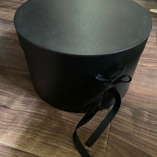 丸いBOX  箱　新品の墨汁差し上げます！　文房具の画像