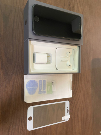 iPhone8  256GB  SIMフリー 付属品と保護シート付き