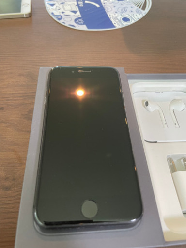 iPhone8  256GB  SIMフリー 付属品と保護シート付き