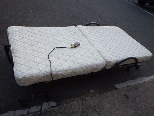 電動リクライニング　折りたたみベッド　￥4,708税込