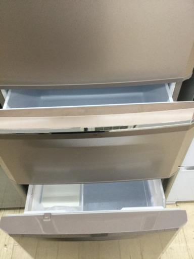 8/4 【✨幅60㎝の省スペース設計!✨定価91,070円 MITSUBISHI 370L 冷蔵庫 2015年 MR-C37Z  真ん