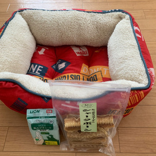 【お取引様決定】小型犬用ベッド＋おまけ付きの画像