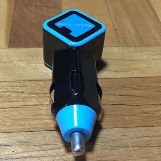 高出力　DC/USB充電器　車用シガーソケット　iPad　iPhone　対応　2口　ブルー　管48の画像