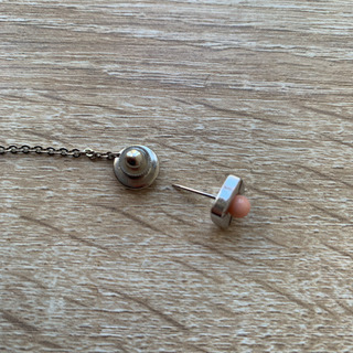 ボール型珊瑚ネクタイピン　カフス　未使用の画像
