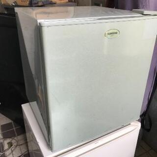 三星。SANYO　サイコロ型冷凍冷蔵庫　4台　無料の画像