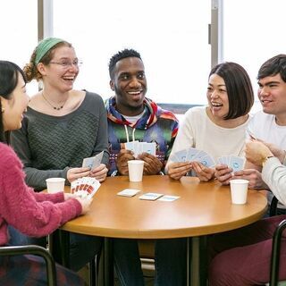 【通学とオンラインが自由に選べる！】受け放題の英会話