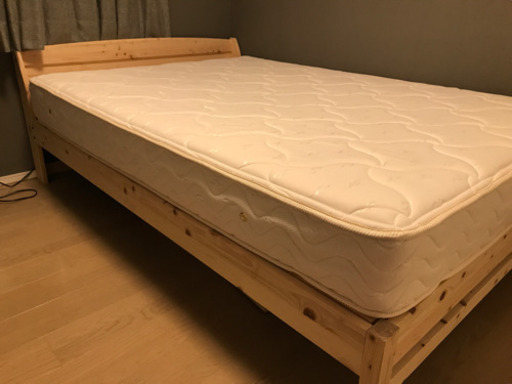 東濃ヒノキセミダブルベッド。経年劣化も楽しめる、優しいベッドです。