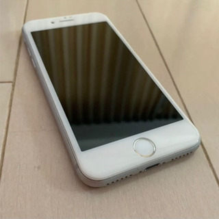 iPhone 8 本体 64 GB SIMロック解除済み　シルバー