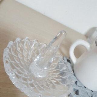 【お取引完了】小さな薔薇のプリザーブド🌹と💎硝子のリングホルダーの画像