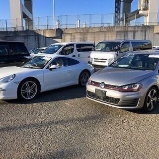 鶴見大黒ふ頭ヤード内で輸出用中古車をクリーニングするお仕事ですの画像
