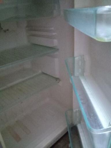 シャープ冷蔵庫を無料でお譲りします。