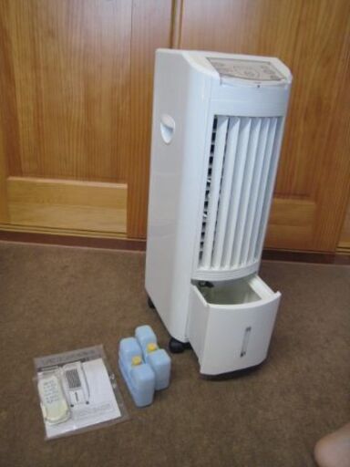 冷風扇、リモコン　保冷剤２個付　使用品です。