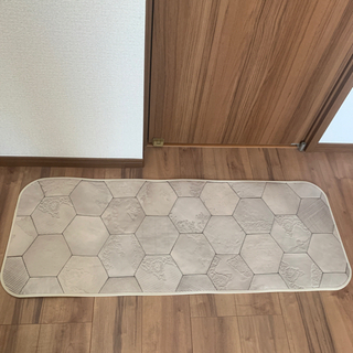 拭けるキッチンマット