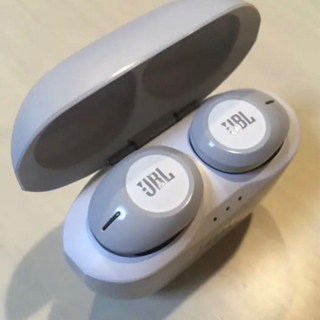 JBLイヤホン✨箱、その他付属品あります！