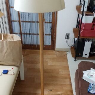 スタンド照明です