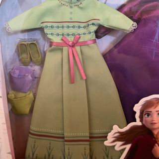 【新品】アナと雪の女王2 プレシャスコレクション　ドレスセット　ナイトガウンの画像