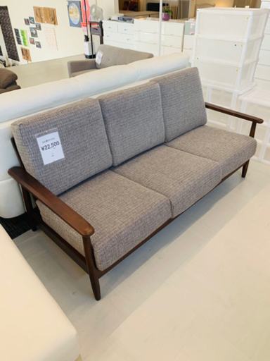 3人掛けソファ入荷‼️
