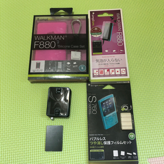 WALKMANのフィルム、カバー、イヤホン巻きつけるやつなど