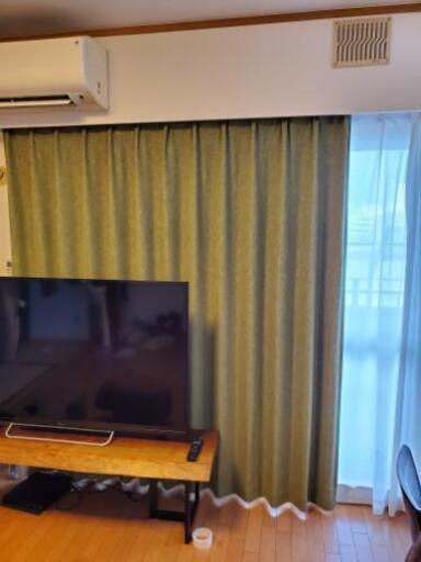 取引中　　カーテン