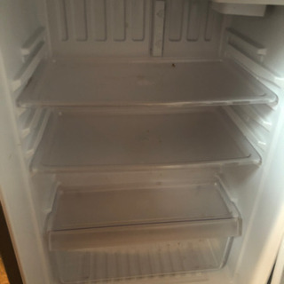 2ドア冷蔵庫の画像