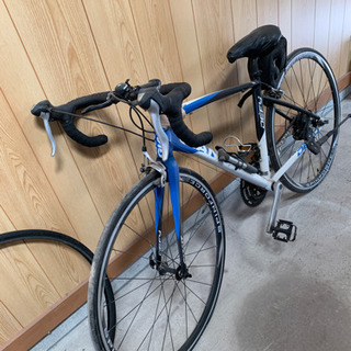 クロスバイク　自転車の画像