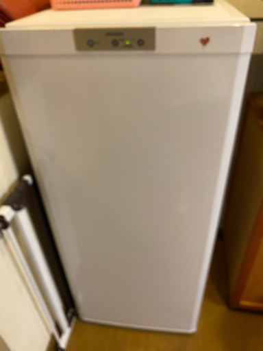 格安?値下げ処分‼️三菱電機大型冷凍庫　内容量121リットル