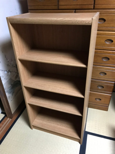 高さ120cmぐらいの本棚