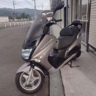 【引取先が決まりました】マジェスティ１２５FI　バッテリー新品　ブレーキパッド交換済み　シート張替え済みの画像